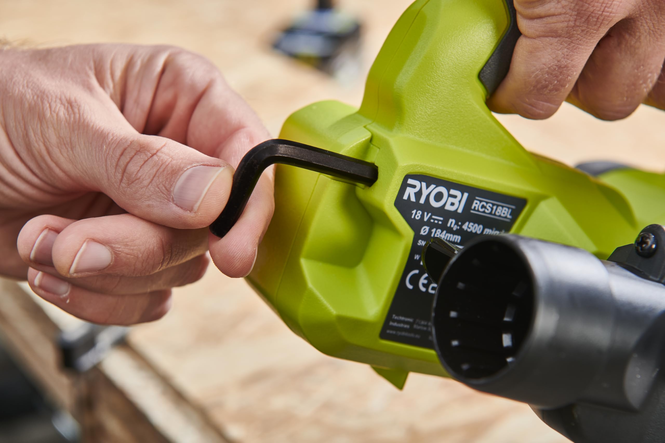 RYOBI 18 V ONE+ Brushless Akku-Handkreissäge RCS18BL-0, 184 mm Sägeblatt, werkzeuglose Einstellungen, ohne Akku und Ladegerät