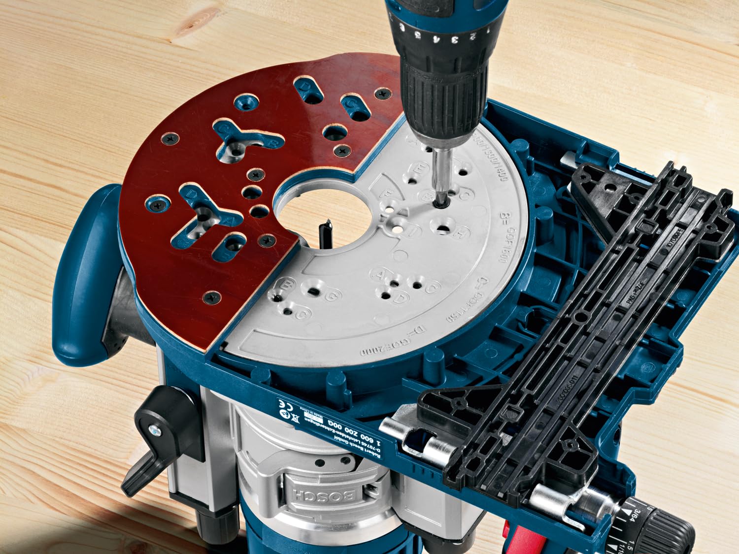 Bosch Professional Adapter für Führungsschiene FSN OFA (für den Einsatz beim geführten Fräsen mit Bosch FSN Führungsschienen)