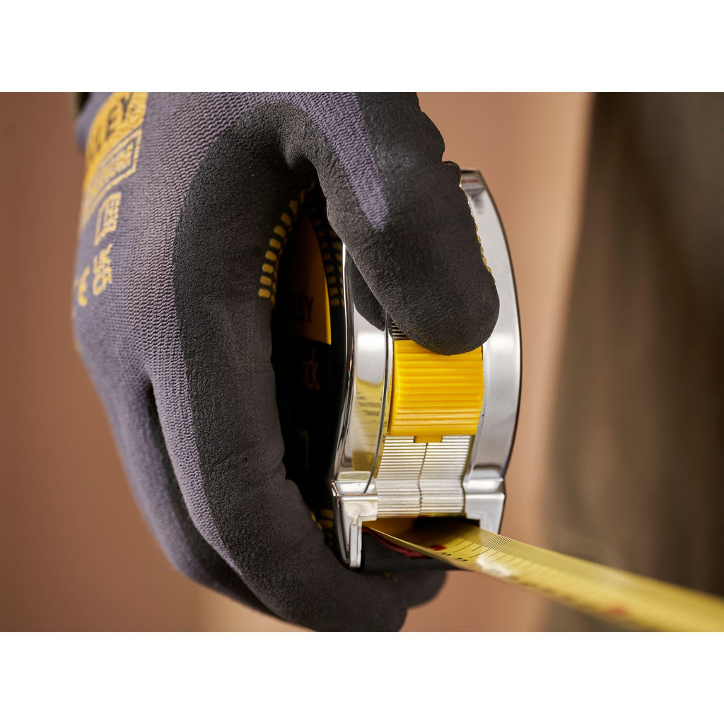 STANLEY Maßband Bandmaß Powerlock (Kunststoffgehäuse, Maßband 10 m Länge, 25 mm Breite, metrische Skalierung, Gürtelclip) 1-33-442