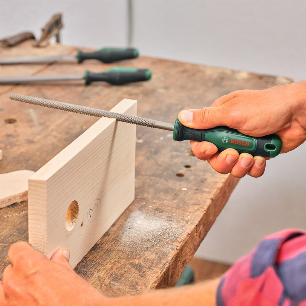 Bosch Raspel Set 3-teilig (Robustes Holzraspel Set inkl. Flach-, Halbrund- und Rundraspel; Harter Kohlenstoffstahl; Schaftlänge 200mm; Mittlerer Hieb 2; Ergonomischer Handgriff mit Softgrip)