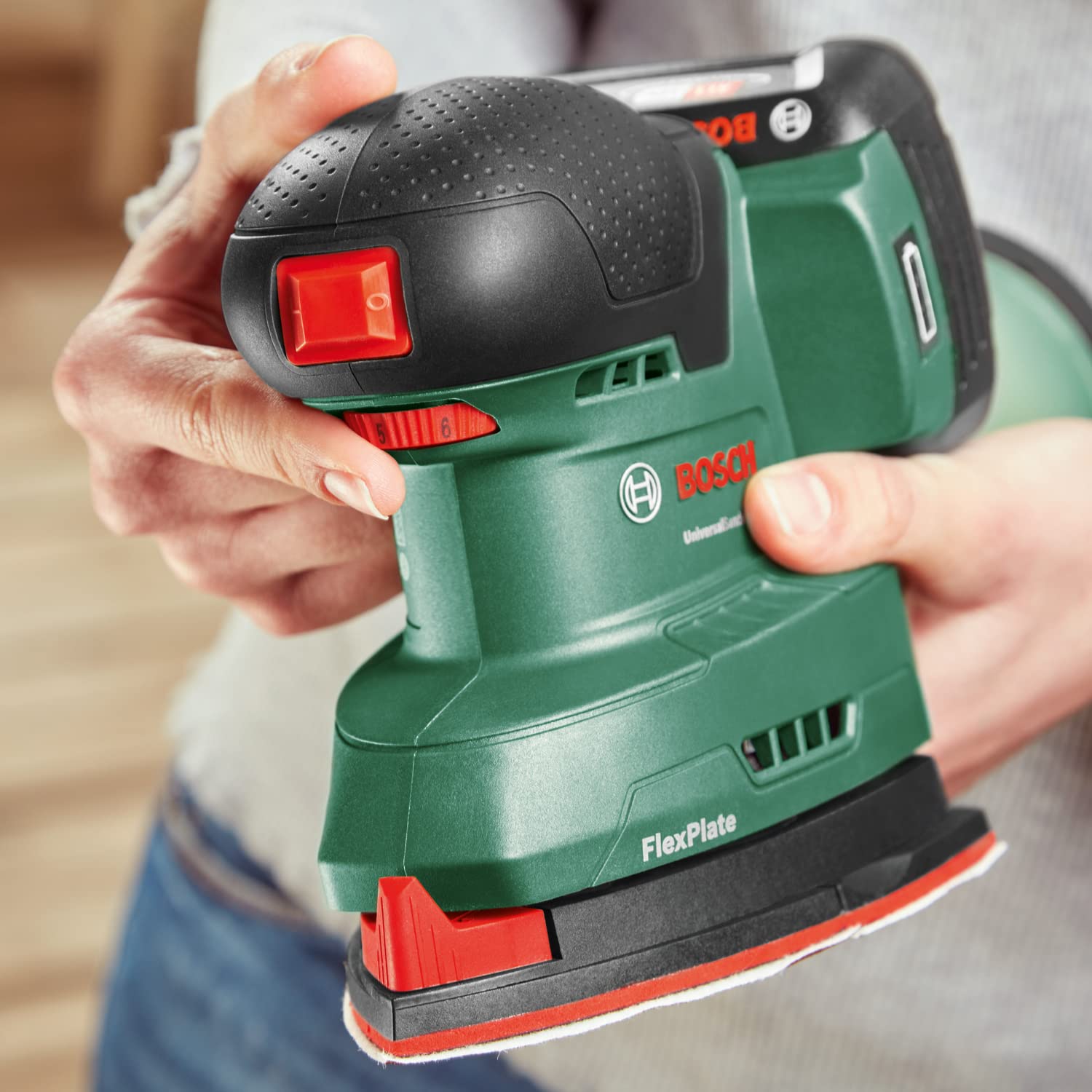 Bosch Akku-Schleifer UniversalSander 18V-10 (ohne Akku; 18 Volt System; für die DIY-Holzbearbeitung; 32x Schleifpapier; im Karton) – Amazon Edition