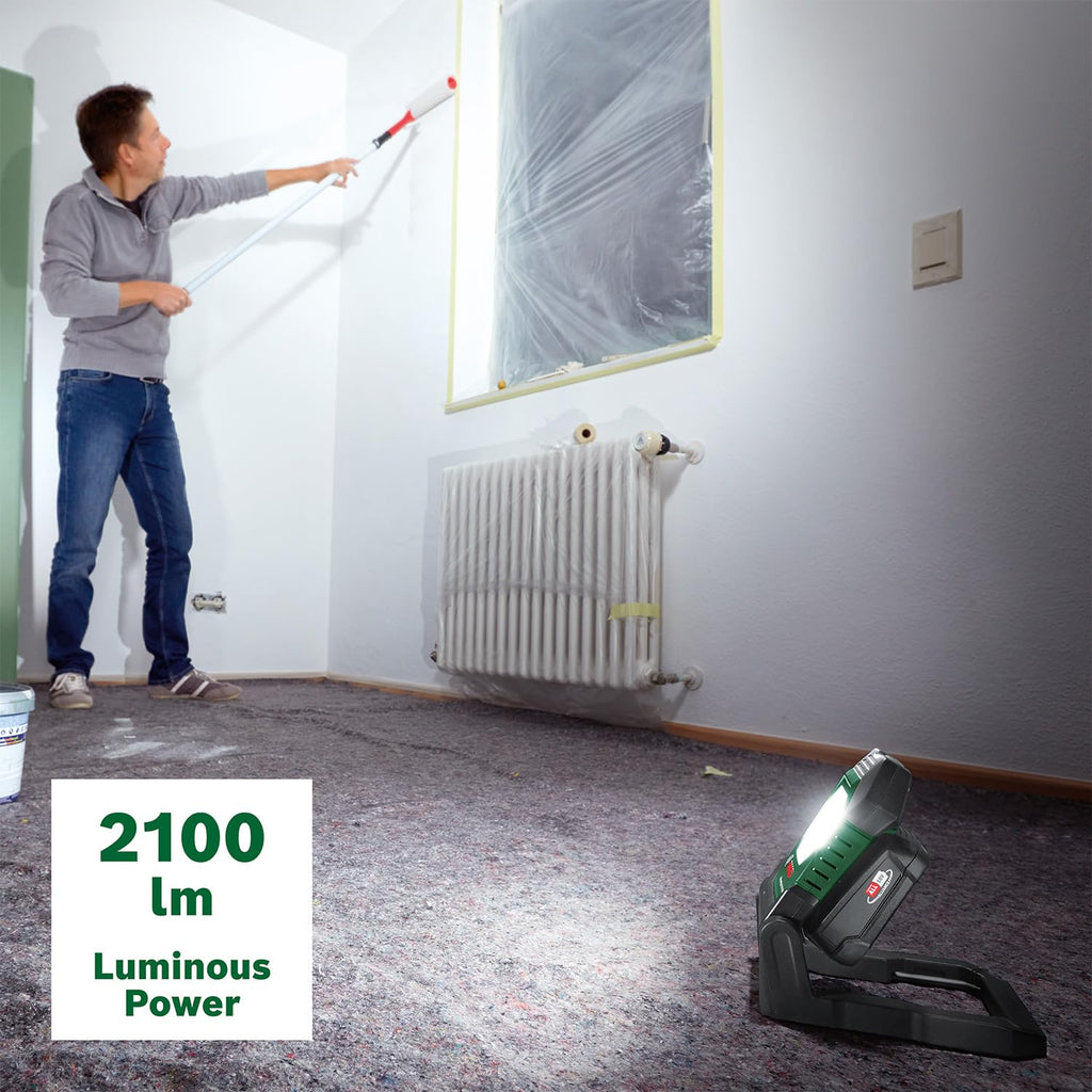 Bosch Akku- LED-Arbeitsleuchte/Baustellenlampe/mobiler Strahler UniversalWorkLight 18V-2100 (max. 2100 Lumen, 3 Helligkeitsstufen, Kopf mit 10 Klapppositionen; ohne Akku)
