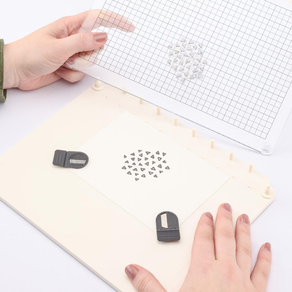 Vaessen Creative Stamp Easy Pro Stempelhilfe Trennbar inkl. Stempelplatten, Magnetplatten Und Magneten, An 3 Seiten Randlos, Zur genauen Positionierung von Stempeln für Clear Stamp Und Gummistempel