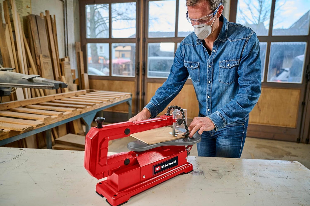 Einhell Dekupiersäge TC-SS 406 E (120 W, 50 mm Schnitthöhe, 47° neigbarer Tisch, variable Drehzahl, Blasvorrichtung, inkl. 2 Sägeblätter)