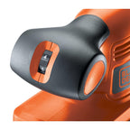 BLACK+DECKER Schwingschleifer (ideal zum Schleifen von großen Flächen, ergonomischer Softgriff, integrierter Staubabsaugung, variable Geschwindigkeit, inkl. 5x Schleifpapier & Koffer) KA320EKA-QS
