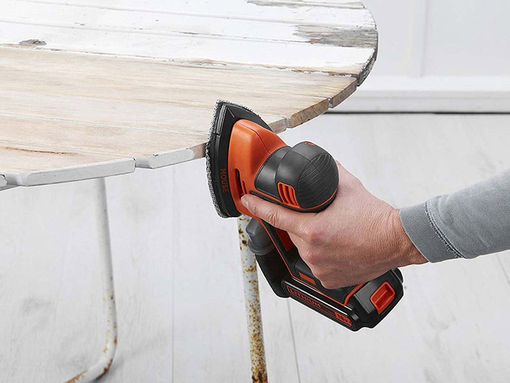 BLACK+DECKER Akku-Dreieckschleifer Mouse (18V, 1.5 Ah, inkl. 400mA Ladegerät, Fingerschleifer-Aufsatz, 3x Schleifgitter, 2x Fingerschleifgitter, Staubfangbehälter, in Werkzeugtasche) BDCDS18-QW