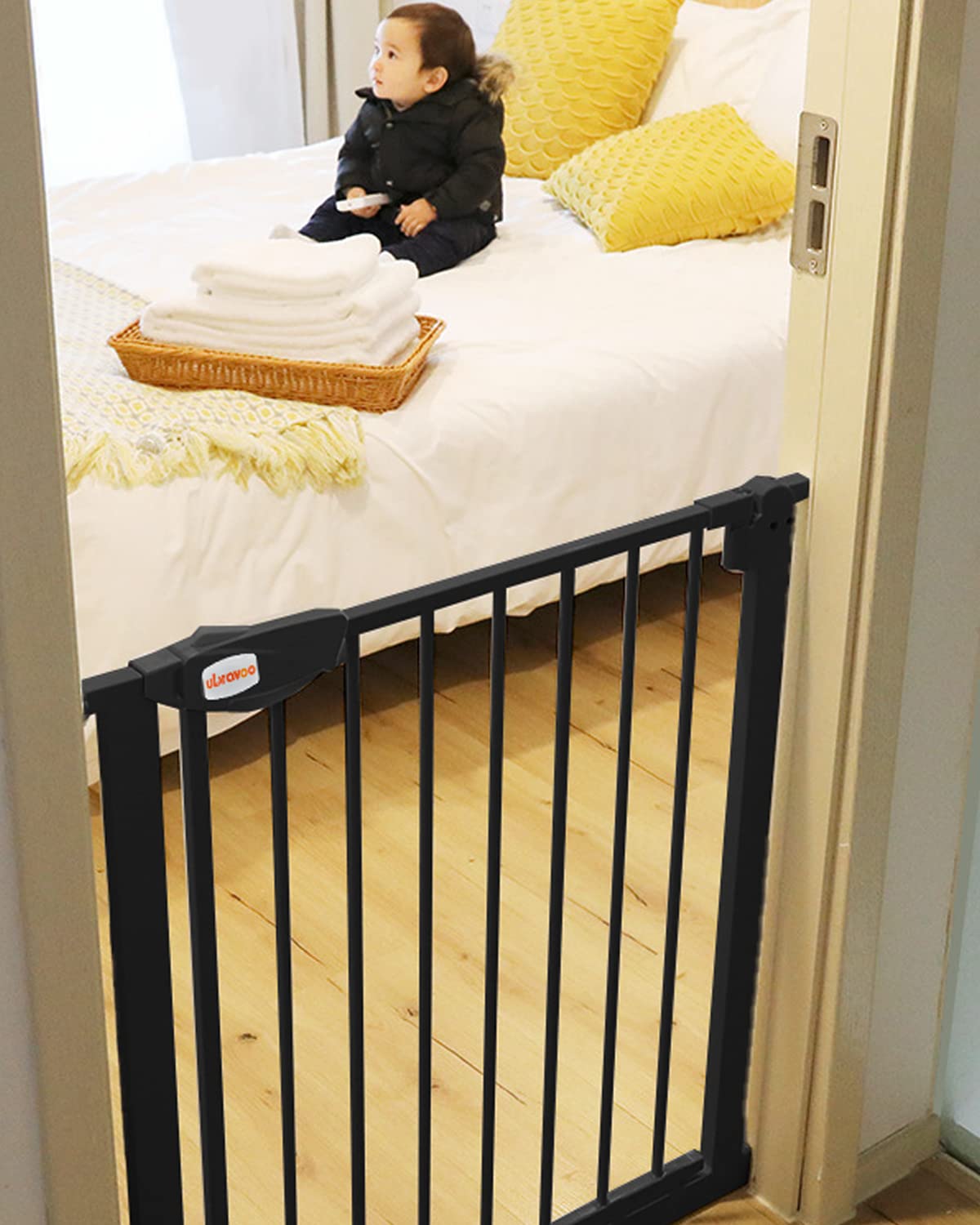 UBRAVOO Babygitter für Türen und Treppen, Höhe 100cm, Sicherheits-Haustiergitter, Spannungstyp, automatische Schließung, hohe Ausführung, dreifache Verriegelung, offen (Breite: 105-114cm)