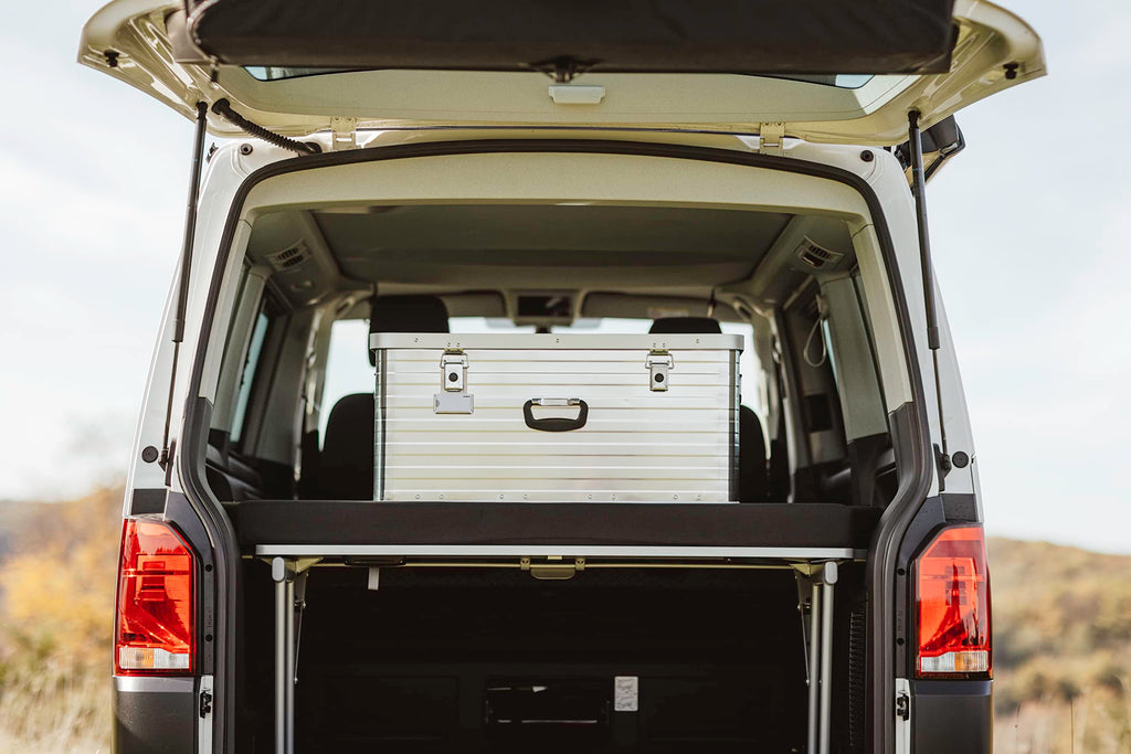 Enders Alubox TORONTO 130 L - Aluminiumbox mit 1 mm Wandstärke, extra stabil, spritzwasser und staubdicht, stapelbar, inklusive Hangtag, Kunststoffgriffe, Transportbox, Lagerbox, Werkzeugkiste #3910