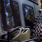 Oxid7 2x Kraftstoffkanister 20 Liter aus Metall olivgrün | Benzin, Diesel & Bio-Ethanol geeignet | 20L Benzin-Kanister mit UN-Zulassung & Bauart geprüft