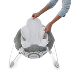 Ingenuity, automatische Babywippe Babyschaukel, Braden mit 2 Schaukelgeschwindigkeiten, mehr als 12 Melodien, abnehmbarem Spielzeugbügel, maschinenwaschbarem Sitzkissen und mehr