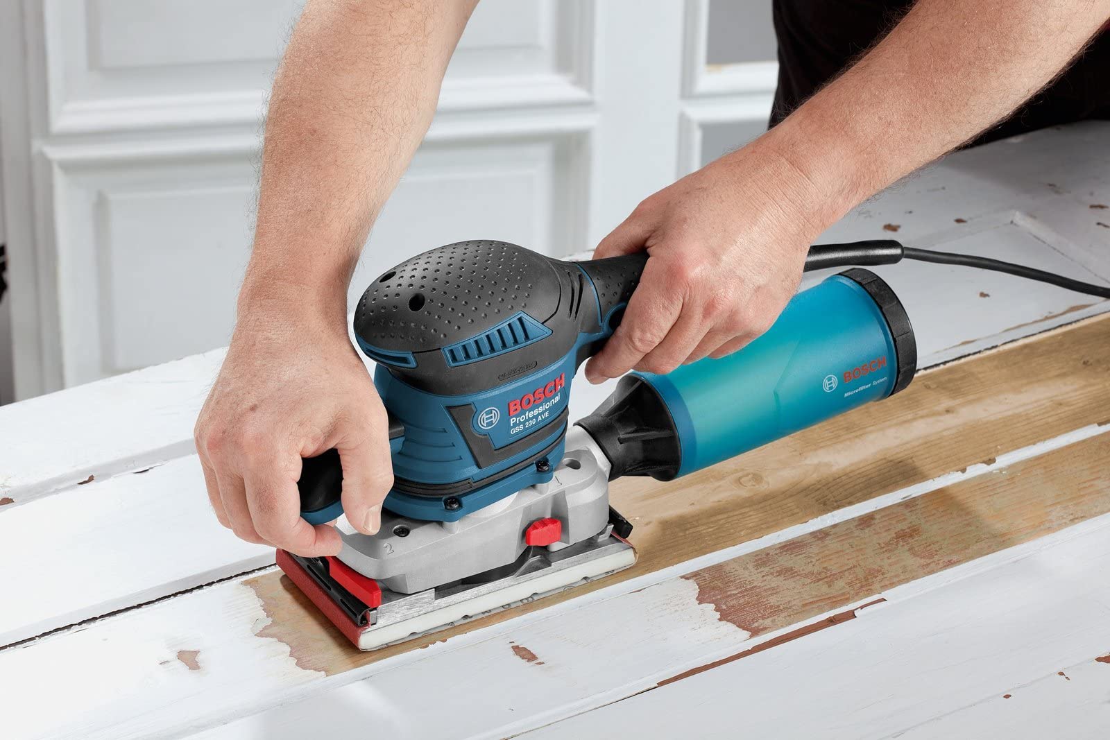 Bosch Professional GSS 230 AVE (300 Watt, Zusatzhandgriff, 3x Schleifblatt für Holz, in L-BOXX 238), 0601292801