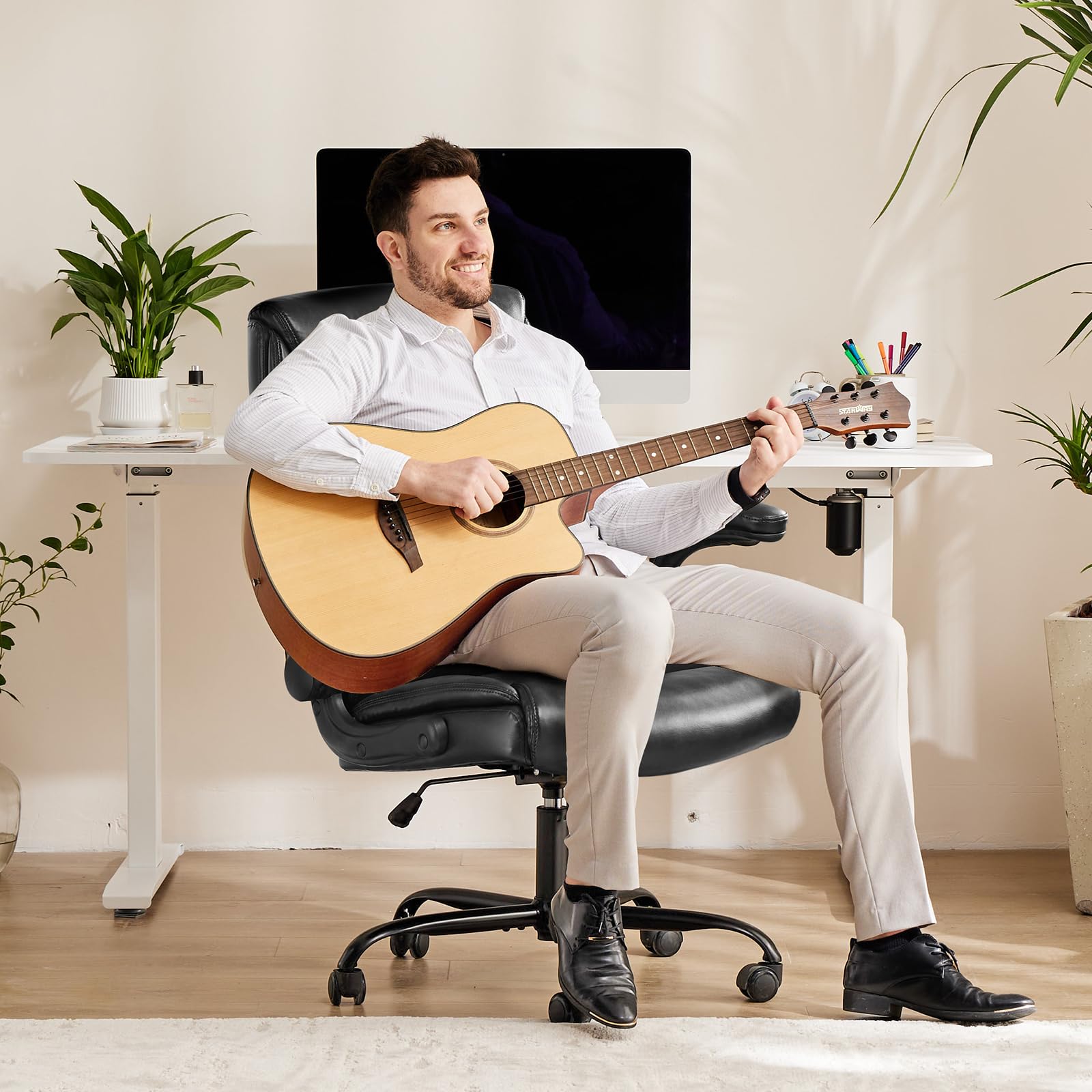 Sweetcrispy Chefsessel PU Leder Bürostuhl Ergonomisch, Schreibtischstuhl mit Hochklappbaren Armlehnen, Ergonomischer Computerstuhl mit Hoher Rückenlehne, Gaming PC Drehstuhl für Arbeit Ruhe, Schwarz