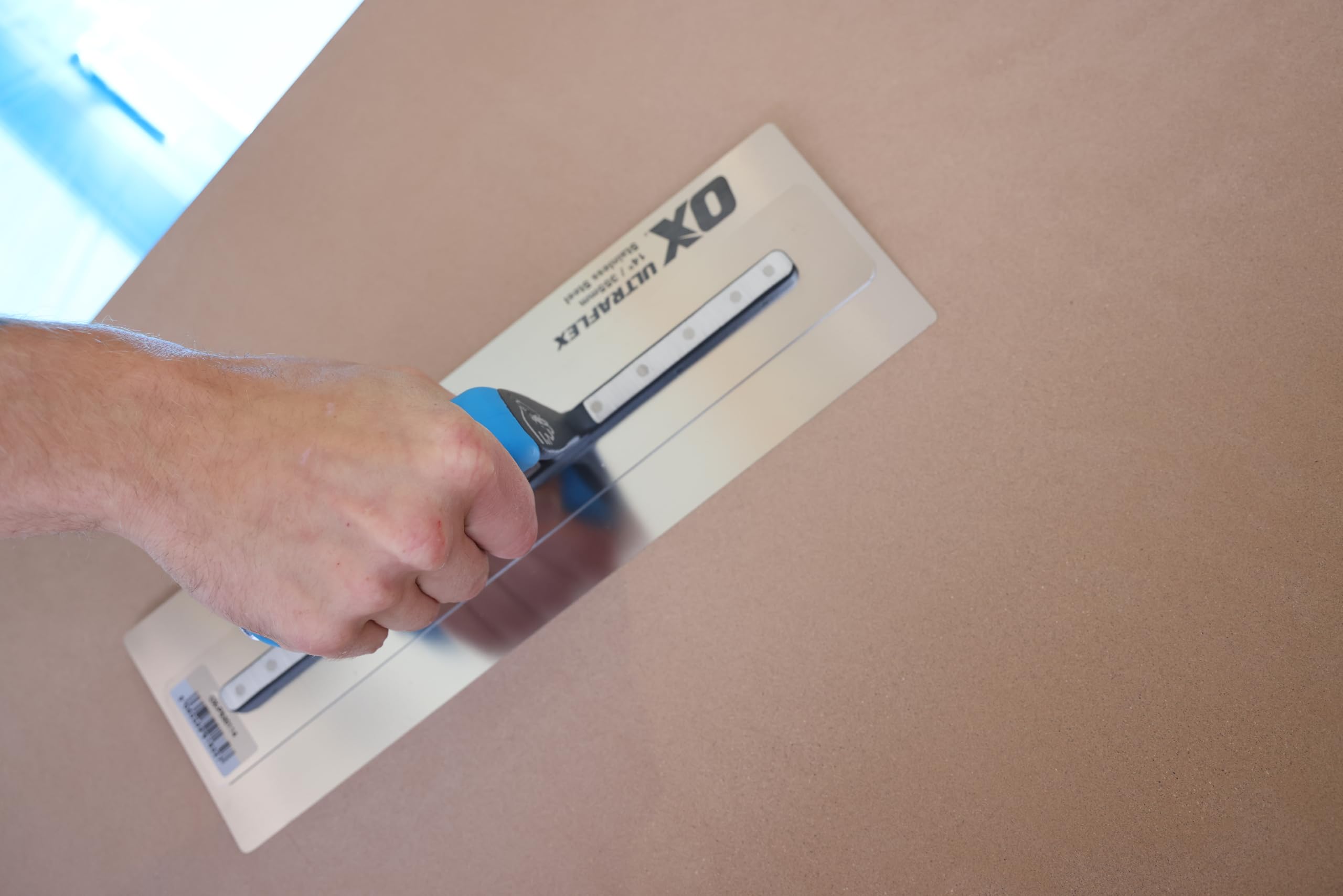 OX Pro UltraFlex Finishing Trowel 14in / 355 x 110 mm
