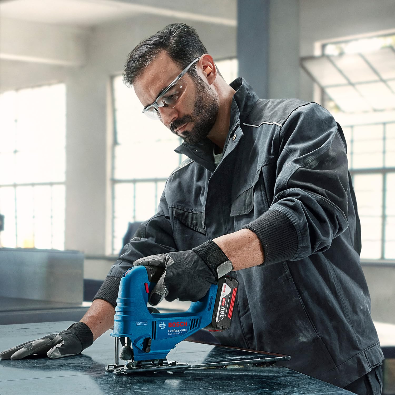 Bosch Professional 18V System Akku Säbelsäge GST 18V-95 B