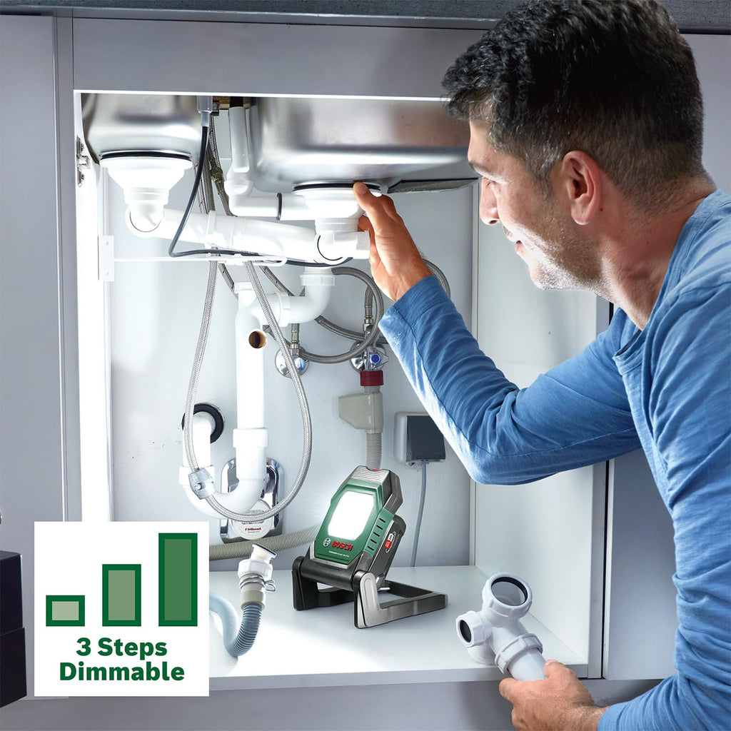 Bosch Akku- LED-Arbeitsleuchte/Baustellenlampe/mobiler Strahler UniversalWorkLight 18V-2100 (max. 2100 Lumen, 3 Helligkeitsstufen, Kopf mit 10 Klapppositionen; ohne Akku)