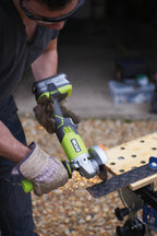 RYOBI 18V ONE+ 8-tlg, Akku-Combo-Kit RCK184O-242SZL, Schlagbohrschrauber, Winkelschleifer, Handkreissäge, Delta-Vibrationsschleifer, 2x Akkus (4,0Ah & 2,0Ah), Ladegerät, Werkzeugtasche