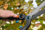 Gardena Heckenschere 2in1 EnergyCut: Mechanische Gartenschere mit 2-stufigem Getriebe, 23 cm, antihaftbeschichtete Präzisionsklingen, Stoßdämpfung (12303-20)