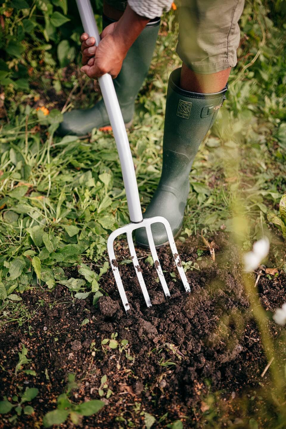 Fiskars Teleskop-Spatengabel für Harte, steinige Böden, Mit 4 Zinken, Länge 1,10 m bis 1,30 m, Hochwertiger Borstahl, Schwarz/Silber, SmartFit, 1070717