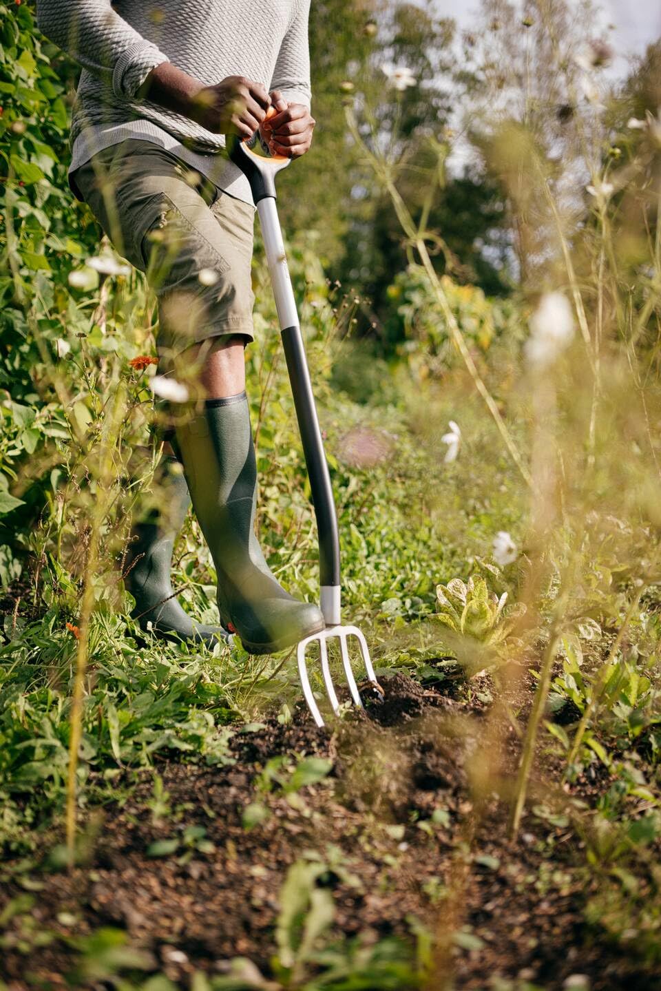 Fiskars Spatengabel für harte, steinige Böden, Mit 4 Zinken, Länge: 120 cm, Qualitätsstahl-Zinken/Glasfaserverstärkter Kunststoff-Stiel, Schwarz/Orange, Xact, 1070716