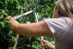 Fiskars SmartFit Bypass-Teleskop-Astschere für frisches Holz, Antihaftbeschichtet, Gehärteter Präzisionsstahl, Grifflänge: 66 bis 90 cm, Schwarz/Orange, L86, 1013564
