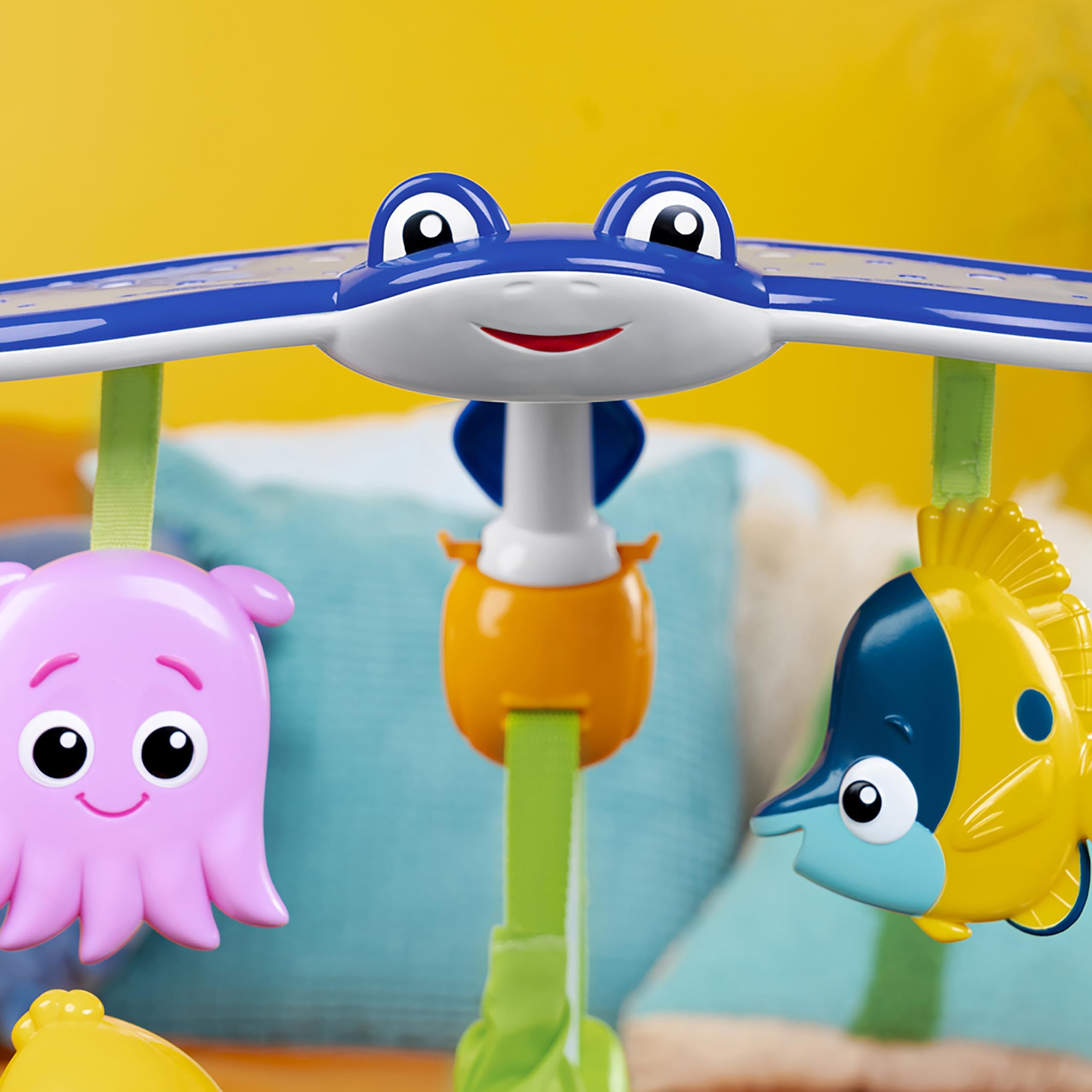 Bright Starts, Disney Baby, Findet Nemo Spring- und Spielcenter mit Spielstation mit Lichtern und Musik, 13 Aktivität Spielzeug, 360° drehender Sitz, höhenverstellbares, Kinder ab 6 Monaten
