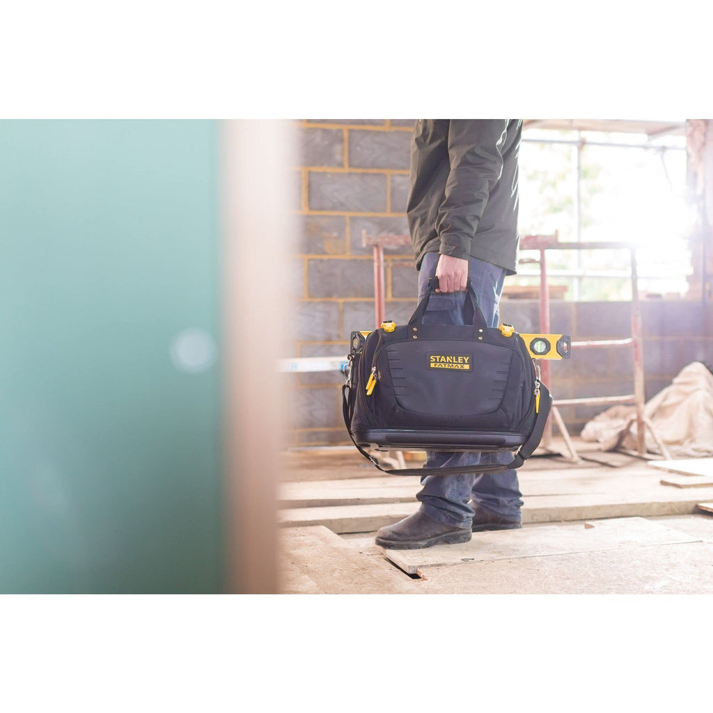 STANLEY FatMax Werkzeugtasche/Tragetasche für Werkzeug mit Fächern Quick Access (mit 4 Fächern, aus 600 x 600 Denier Nylon, mit Kunststoffboden & gepolstertem Schultergurt) FMST1-80147