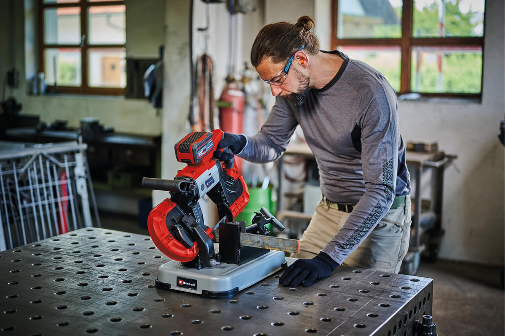 Einhell Akku-Bandsäge TE-MB 18/127 U Li-Solo Power X-Change (18 V, 115 mm Schnitthöhe, 127 mm Schnittbreite, Untergestell, LED-Licht, inkl. 2x Sägeband, ohne Akku)