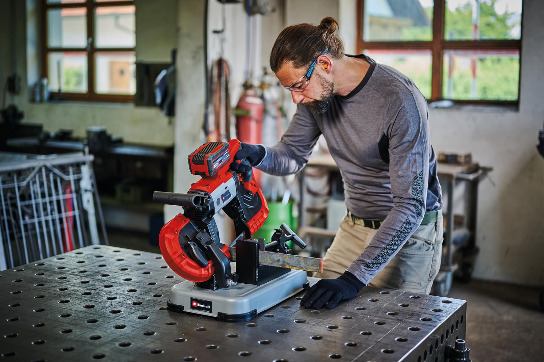 Einhell Akku-Bandsäge TE-MB 18/127 U Li-Solo Power X-Change (18 V, 115 mm Schnitthöhe, 127 mm Schnittbreite, Untergestell, LED-Licht, inkl. 2x Sägeband, ohne Akku)