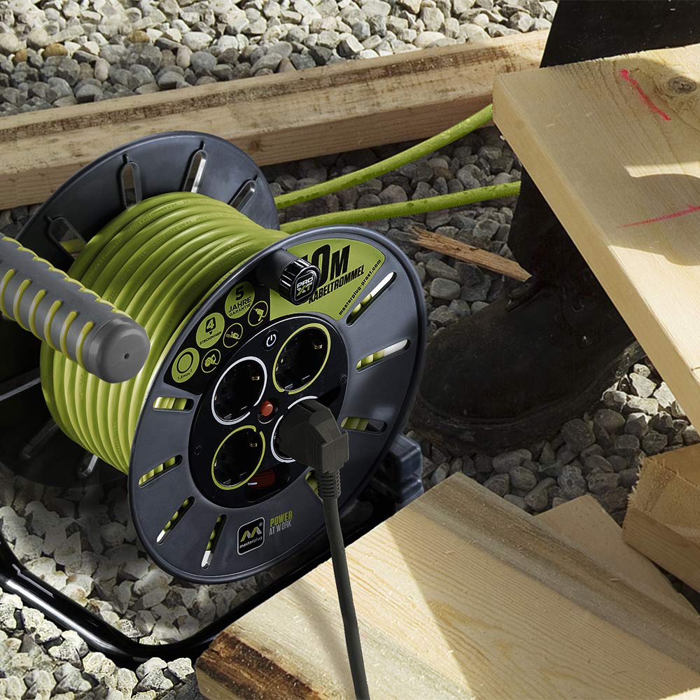 Masterplug Pro-XT 4-Fach offene Kabeltrommel mit Aufrollgriff, Thermoabschaltung und Netzschalter, 50 Meter langes Kabel mit hoher Sichtbarkeit
