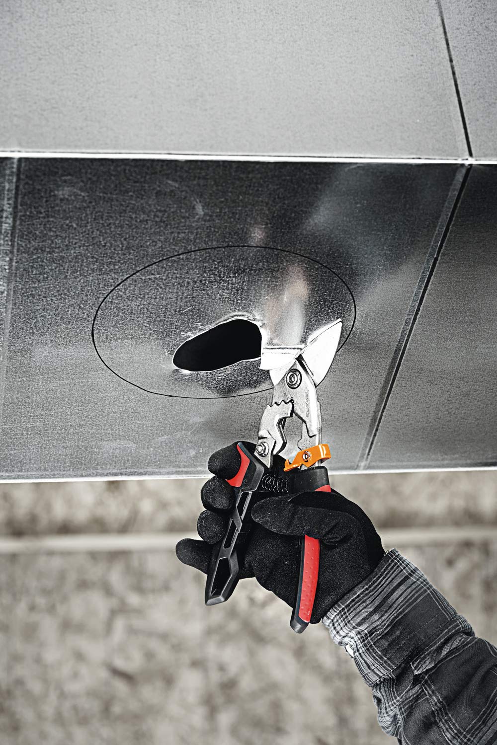 Fiskars Blechschere, Versetzter linker Schnitt, Bis zu 40% mehr Kraft, Länge 252 cm, Wärmebehandelter Stahl/Kunststoff, Schwarz/Rot/Orange, PowerGear, 1027211