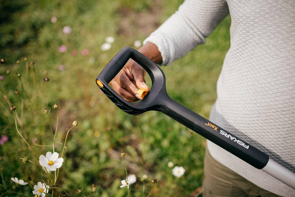 Fiskars Teleskop-Spatengabel für Harte, steinige Böden, Mit 4 Zinken, Länge 1,10 m bis 1,30 m, Hochwertiger Borstahl, Schwarz/Silber, SmartFit, 1070717