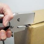 Rapesco 1305 Hochleistungs-Heftzange HD-73 und 2000 Heftklammern des Typs 73/10 mm, 70 Blatt Kapazität, Chrom