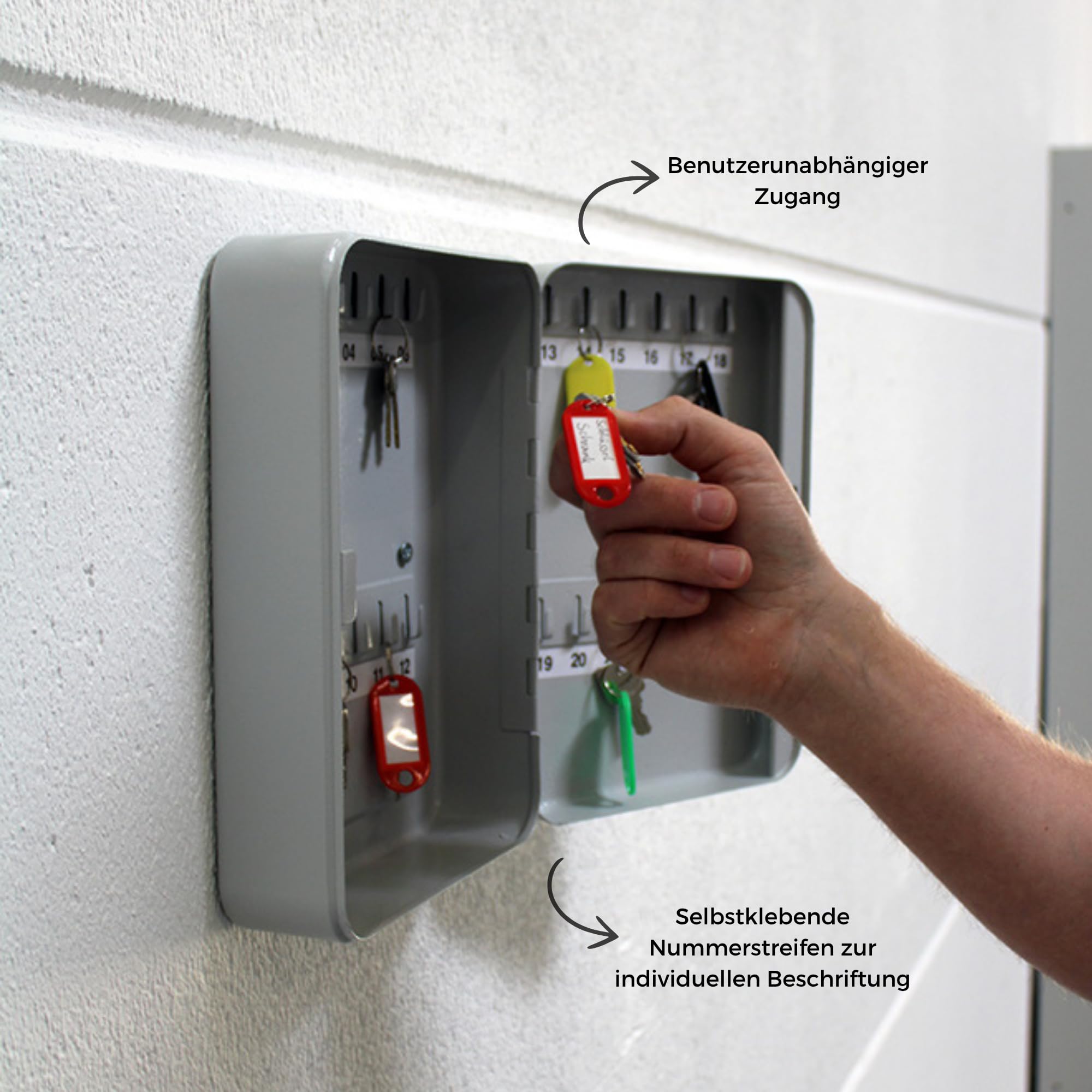 WEDO Schlüsselschrank für 60 Schlüssel – kompaktes Wand-Keysafe mit mechanischem 3-stelligen Zahlenschloss, pulverbeschichtetes Stahlblech, inkl. Nummerierungsset & Montage, hellgrau