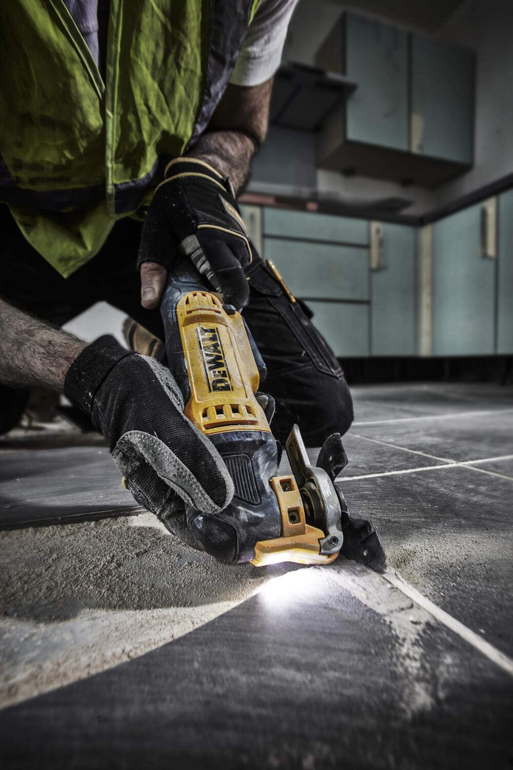 DeWALT oszillierendes Multi-Tool DWE315 mit 30-tlg. Zubehör-Set