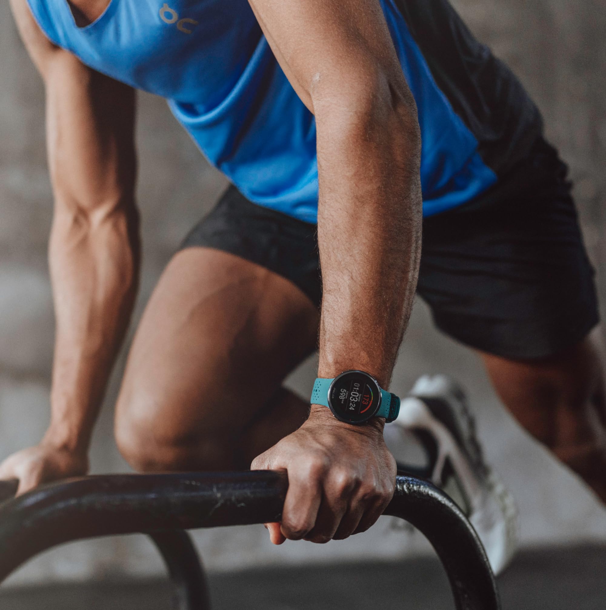 Polar Pacer Pro – Moderne GPS-Sportuhr, Pulsuhr, Smartwatch für Männer und Frauen, Laufuhr Training, Schlafüberwachung und Activity Tracker, Carbon Grey, S-L