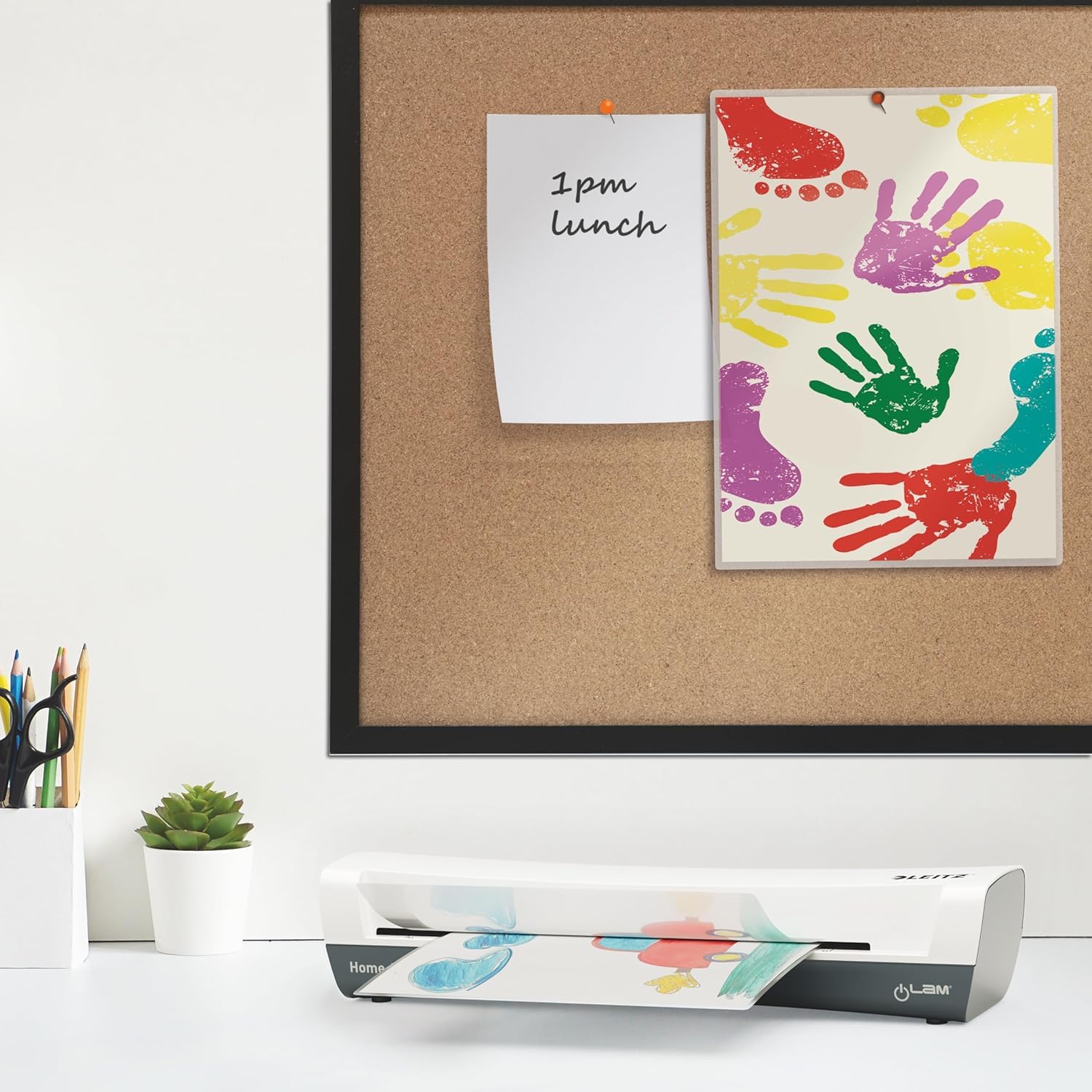 Leitz iLAM Home A3 Laminiergerät, Für 75 bis 125 mic Laminierfolien, 3 Minuten Aufwärmzeit, Inkl. Starterkit mit 5 Folien, Ideal für den Einsatz Zuhause, Home Office & Schule, Weiß, 74320001