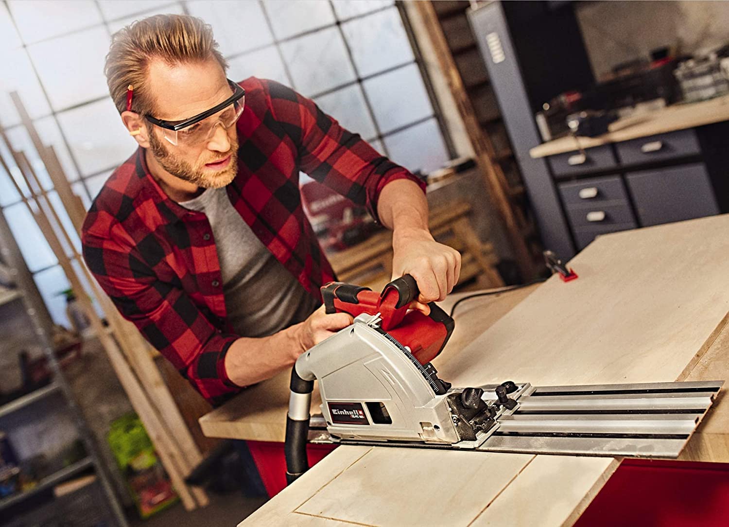 Einhell Tauchsäge TE-PS 165 (1.200 Watt, werkzeuglose Einstellung bei Schnitttiefe + Neigungswinkel, hochwertiges Hartmetall-Sägeblatt, Sägeblattarretierung)