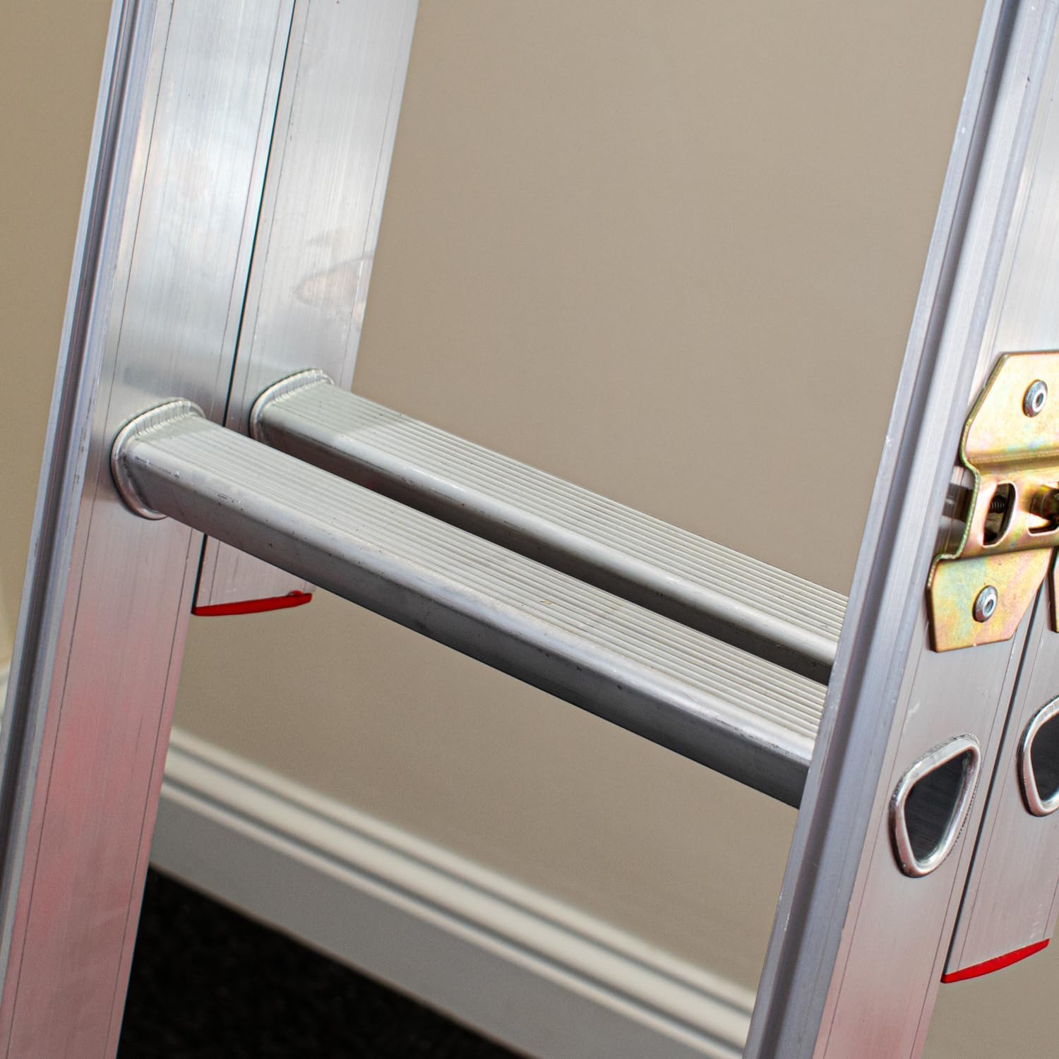 BPS Aluminium-Bodentreppe 3-teilig | Dachbodentreppe mit Handlauf, D-Sprossen, Aufbewahrungspfahl, Verriegelungsbeschläge | 150 kg Tragkraft