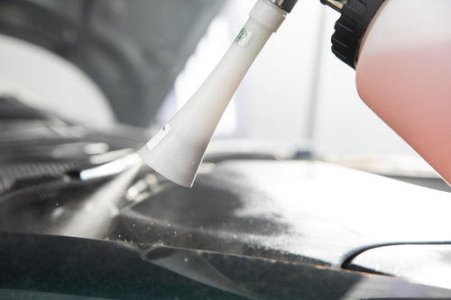 BenBow Druckluft Reinigungspistole Classic - Wirbelwind-Effekt für effiziente Schmutzentfernung im Auto - mit 1-Liter-Behälter, Trichter und Trichter mit Bürste