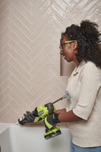 RYOBI 18V Akku-Kartuschenpresse RCG18-0, 6-stufige Geschwindigkeit, 225 kg Auspressdruck, 310 ml Kartuschen, ergonomisch, für Kleber und Dichtstoffe