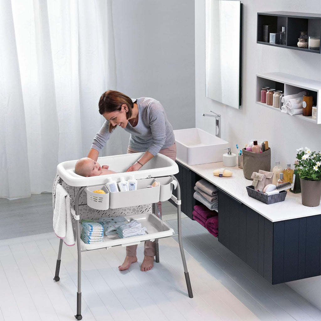 Chicco Cuddle & Bubble Badewanne Wickeltisch Neugeborenen Ergonomisch mit Matratze und Weichem Reduzierer, Höhenverstellbar, Kompakte Verschluss, Eltern Organizer 2 Räder, Max 11kg, Ocean