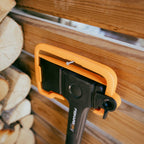 Fiskars X-Series X14 Universal-Axt, XS, Länge 35,5 cm, Kopfgewicht 529 g, Ideal zum Entasten, Feuerholzmachen und für Zimmermannsarbeiten, Doppelt gehärteter Stahl/FiberComp, Schwarz/Orange, 1069102