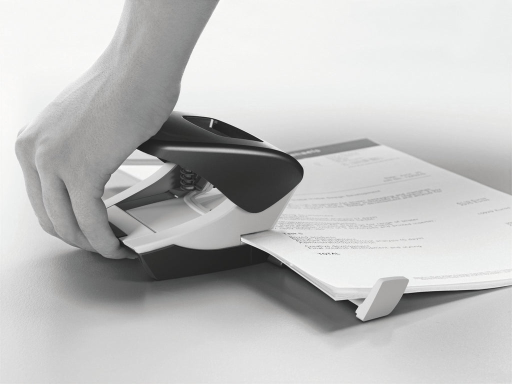 Leitz Starker Büro Locher aus Metall, Für 40 Blatt, Anschlagschiene mit Formatangaben, Ergonomisches Design, schwarz, 51380095