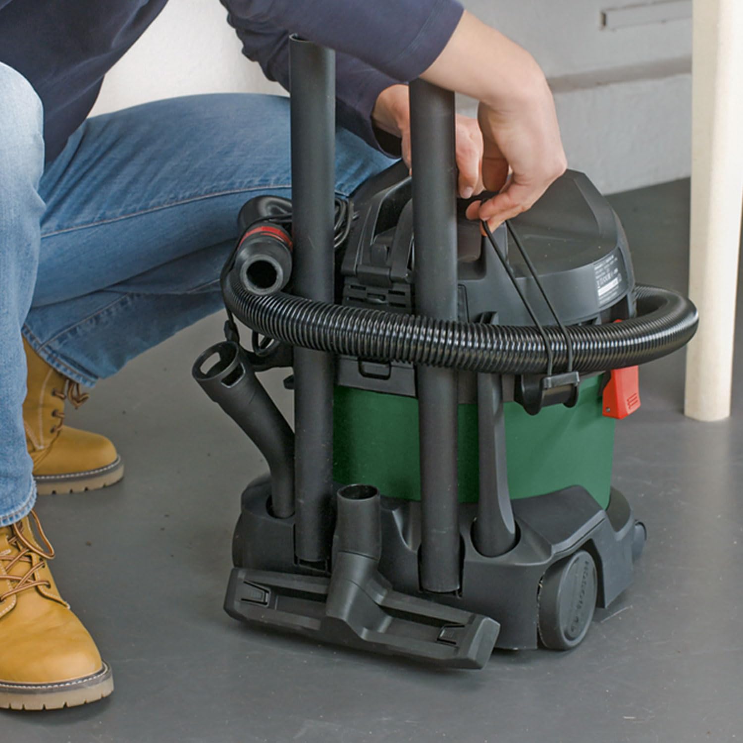 Bosch Nass- und Trockensauger UniversalVac 15 im Set mit fünf Papierfilterbeuteln (1000 Watt, 15 Liter Behältervolumen, im Karton)