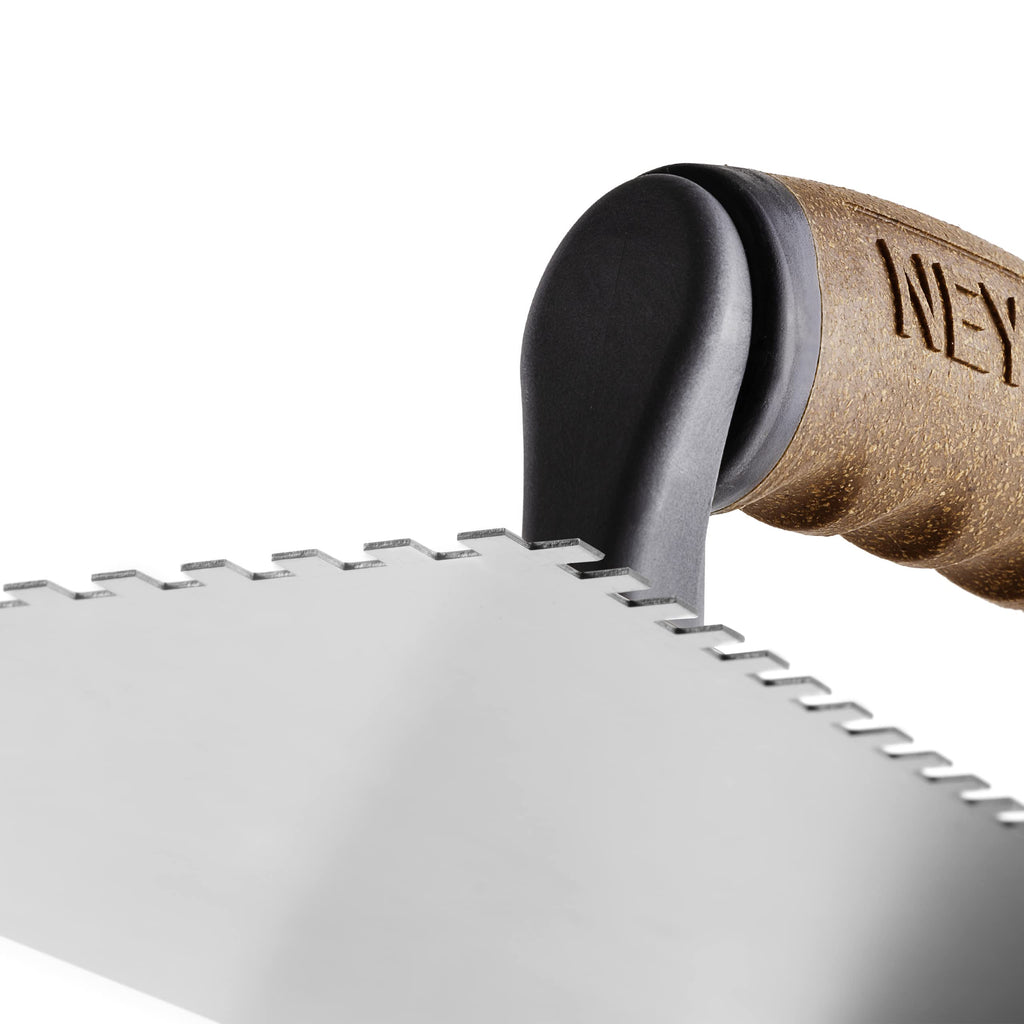 NEYNOR® Zahnkelle 4 mm - Profi Edelstahl Glättekelle - Zahnspachtel zum Verlegen von Fliesen - Ergonomisch Griff - Made in EU - 280 x 130 mm