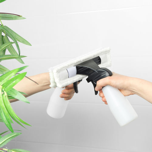 Beldray Akku-Fenstersauger+ – Handheld & wiederaufladbar, streifenfreie Reinigung, Spiegel- und Glasreinigung, 100 ml Abnehmbarer Wassertank, inklusive Sprühflasche und Wischpad, Titan, BEL01985VDE