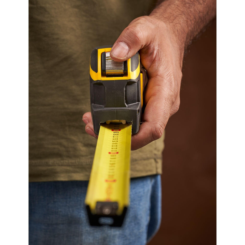 STANLEY FatMax Maßband Bandmaß PRO Autolock (Maßband 8 m Länge, 32 mm Klingenbreite, austauschbare Haken, Mylar Schutzschicht, mit Feststeller & Rücklauf, inkl. Gürtel-Clip) - XTHT0-33501