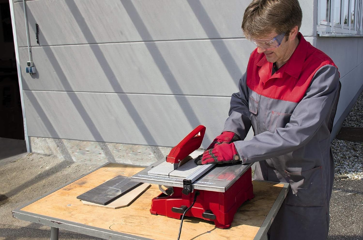 Einhell Fliesenschneidmaschine TC-TC 800 (800 W, 2.950 min-1, neigbarer Edelstahltisch mit Winkelskala, verstellbarer Winkelanschlag, Parallelanschlag mit Skala, inkl. Diamanttrennscheibe Ø 180)
