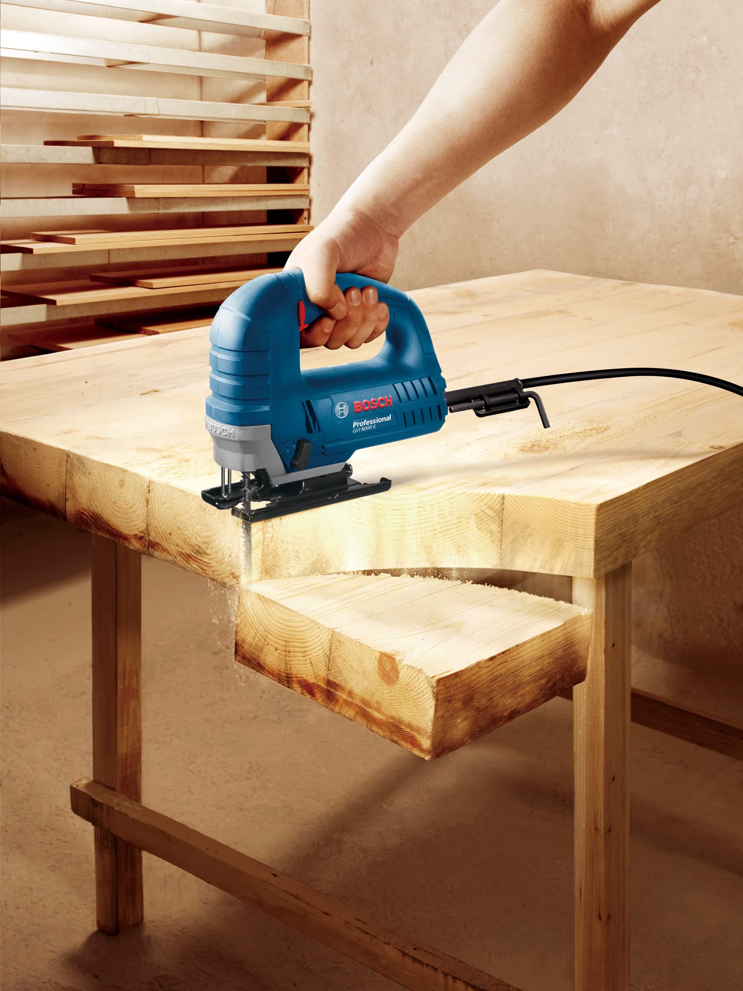 Bosch Professional Stichsäge GST 8000 E (inkl. 1x Sägeblatt T144 D, Spanreißschutz)