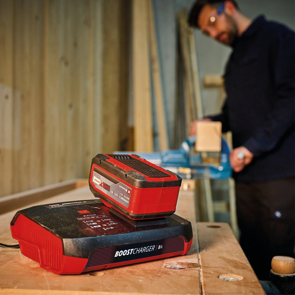 Original Einhell Ladegerät Power X-Boostcharger 8 A Power X-Change (Li-Ion, für alle PXC-Akkus verwendbar, Boost-Modus zum schnelleren Laden, 7-fache LED-Statusanzeige)